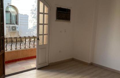 Apartment - 3 Bedrooms - 2 Bathrooms for sale in Area G - Ganoob El Acadimia - New Cairo City - Cairo