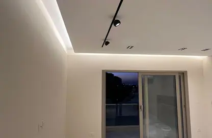 شقة - 2 غرف نوم - 2 حمامات للايجار في جاليريا  مون فالى - المستثمرين الجنوبية - مدينة القاهرة الجديدة - القاهرة