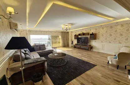 شقة - 2 غرف نوم - 2 حمامات للايجار في شارع كورنيش النيل - المعادي - حي المعادي - القاهرة