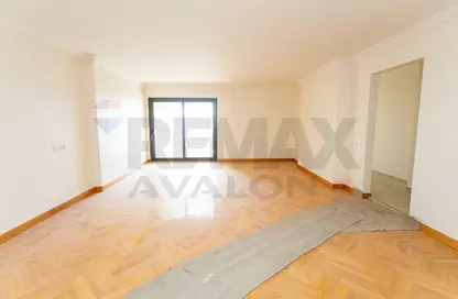 شقة - 3 غرف نوم - 2 حمامات للبيع في كوبرى 14 مايو - سموحة - حي شرق - الاسكندرية