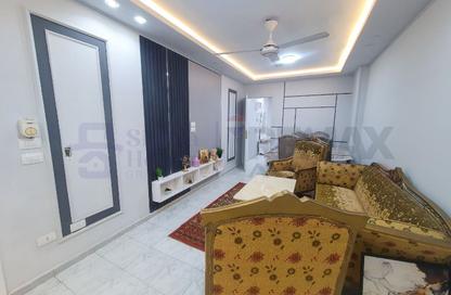 Apartment - 3 Bedrooms - 1 Bathroom for rent in Khaled Ibn Al Walid St. - Miami - Hay Awal El Montazah - Alexandria