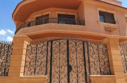 فيلا - 5 غرف نوم - 6 حمامات للبيع في مدينة 6 أكتوبر - الجيزة