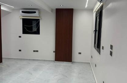 Office Space - Studio - 3 for rent in 10th Sector - Zahraa El Maadi - Hay El Maadi - Cairo