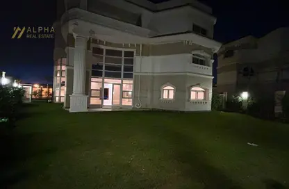 فيلا - 8 حمامات للايجار في رويال لاجون - المستثمرين الشمالية - مدينة القاهرة الجديدة - القاهرة