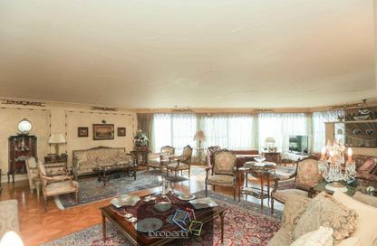 Apartment - 4 Bedrooms - 3 Bathrooms for sale in Kasr Al Safa St. - Zezenia - Hay Sharq - Alexandria