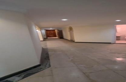 Duplex - 7 Bedrooms - 5 Bathrooms for sale in Hamdan  St. - Giza District - Ganoub El Giza - Giza