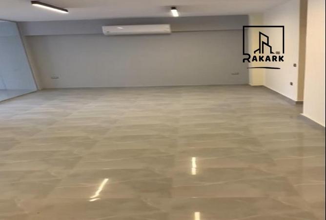 8721935 - Property Image 3