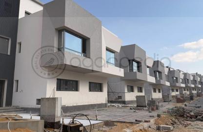 Townhouse - 3 - 4 for sale in Eastshire compound - 5th Settlement Compounds - The 5th Settlement - New Cairo City - Cairo