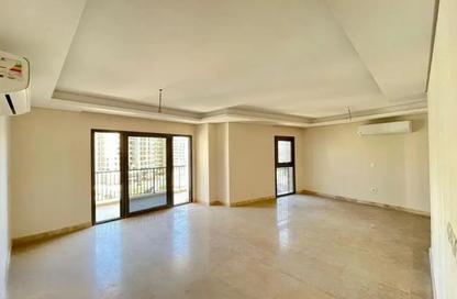 Apartment - 3 Bedrooms - 3 Bathrooms for sale in Village West - Sheikh Zayed Compounds - Sheikh Zayed City - Giza