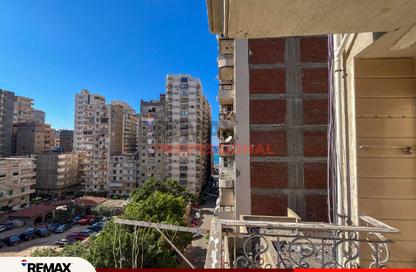 Apartment - 3 Bedrooms - 2 Bathrooms for sale in Mahmoud Al Essawy St. - Sidi Beshr - Hay Awal El Montazah - Alexandria