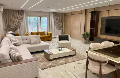 شقة - 3 غرف نوم - 5 حمامات للبيع في شارع لبنان - المهندسين - الجيزة