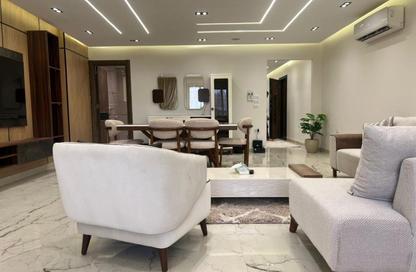 شقة - 3 غرف نوم - 5 حمامات للبيع في شارع لبنان - المهندسين - الجيزة
