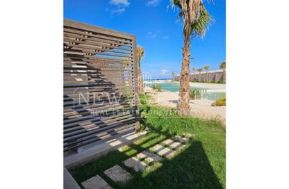 Chalet - 2 Bedrooms - 2 Bathrooms for sale in Hacienda West - Ras Al Hekma - North Coast