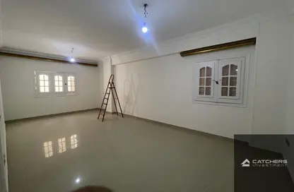 Apartment - 3 Bedrooms - 2 Bathrooms for sale in Al Narges 7 - Al Narges - New Cairo City - Cairo