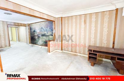 Apartment - 5 Bedrooms - 2 Bathrooms for sale in Khalil Hamada St. - Miami - Hay Awal El Montazah - Alexandria