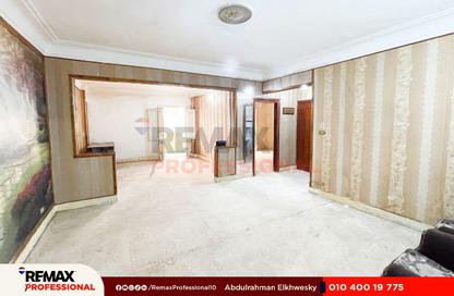 Apartment - 5 Bedrooms - 2 Bathrooms for sale in Khalil Hamada St. - Miami - Hay Awal El Montazah - Alexandria