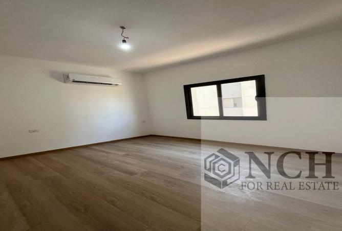 8653700 - Property Image 3