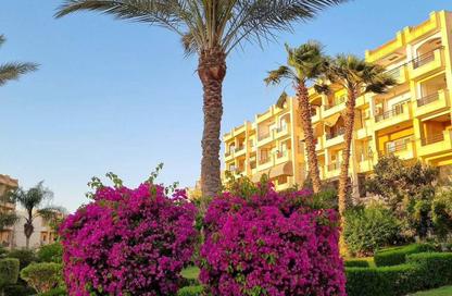 Apartment - 3 Bedrooms - 3 Bathrooms for sale in Zayed 2000 - 4th District - Sheikh Zayed City - Giza