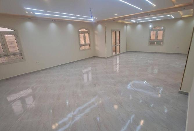 66427228 - Property Main Image