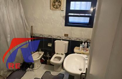 Apartment - 4 Bedrooms - 2 Bathrooms for sale in Mostafa Al Nahas St. - 6th Zone - Nasr City - Cairo