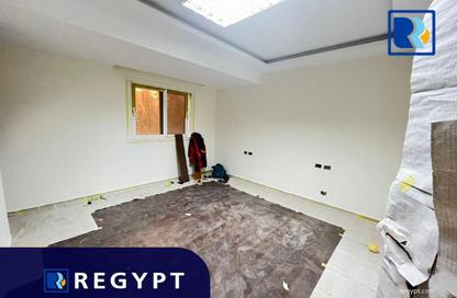 Office Space - Studio - 4 Bathrooms for rent in Sarayat Al Maadi - Hay El Maadi - Cairo