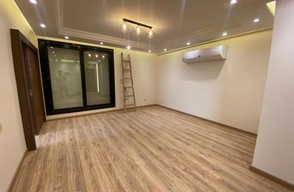 Villa - 4 - 6 for sale in Azzar - 5th Settlement Compounds - The 5th Settlement - New Cairo City - Cairo