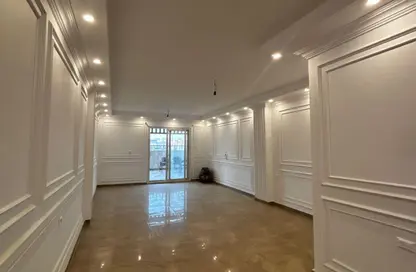 Penthouse - 3 Bedrooms - 4 Bathrooms for sale in Bavaria Town - Zahraa El Maadi - Hay El Maadi - Cairo