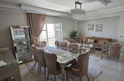 Apartment - 2 Bedrooms - 2 Bathrooms for sale in Centerville - Hyde Park - New Cairo City - Cairo