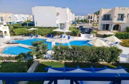 Chalet - 2 Bedrooms - 2 Bathrooms for sale in Mountain View - Ras Al Hekma - North Coast