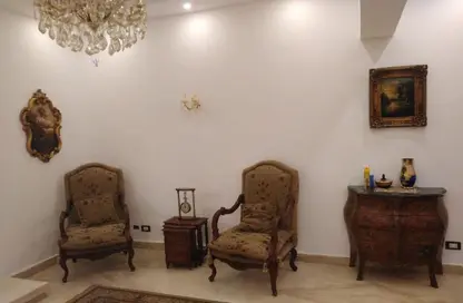 فيلا - 6 غرف نوم - 3 حمامات للبيع في الحي الرابع غرب - مدينة الشروق - القاهرة