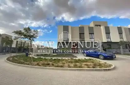 شقة - 2 غرف نوم - 2 حمامات للبيع في كمبوند البروج - كمبوندات الشروق - مدينة الشروق - القاهرة