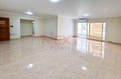 Apartment - 3 Bedrooms - 2 Bathrooms for rent in Grand View - Smouha - Hay Sharq - Alexandria