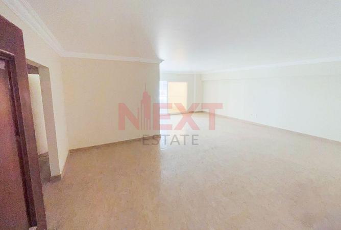 102075345 - Property Image 2