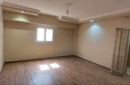 Apartment - 3 Bedrooms - 2 Bathrooms for rent in Al Zahraa St. - Dokki - Giza Apartment - 3 Bedrooms - 2 Bathrooms for rent in Al Zahraa St. - Dokki - Giza