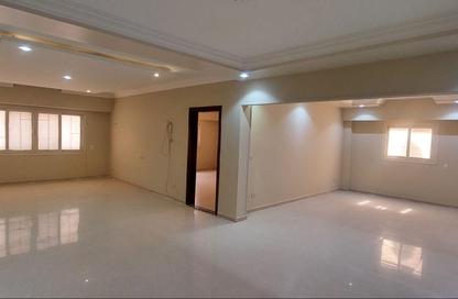 Apartment - 3 Bedrooms - 2 Bathrooms for rent in Al Zahraa St. - Dokki - Giza Apartment - 3 Bedrooms - 2 Bathrooms for rent in Al Zahraa St. - Dokki - Giza