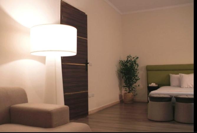 100370517 - Property Image 2