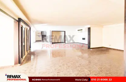 Duplex - 3 Bedrooms - 4 Bathrooms for sale in Mohamed Fawzy Moaz St. - Smouha - Hay Sharq - Alexandria