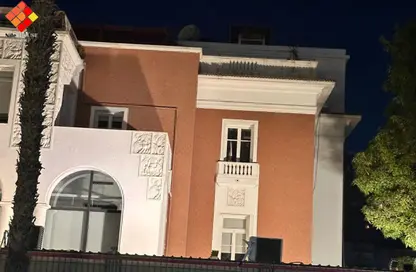 فيلا - 8 غرف نوم - 8 حمامات للايجار في شارع حوض اللبن - جاردن سيتي - القاهرة