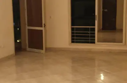 شقة - 3 غرف نوم - 2 حمامات للايجار في حى القرنفل - التجمع الخامس - مدينة القاهرة الجديدة - القاهرة