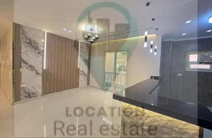 شقة - 4 غرف نوم - 3 حمامات للبيع في الحي السادس - مدينة العبور - القليوبية