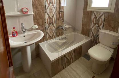 Apartment - 2 Bedrooms - 1 Bathroom for sale in Moharam Bek St. - Moharam Bek - Hay Wasat - Alexandria