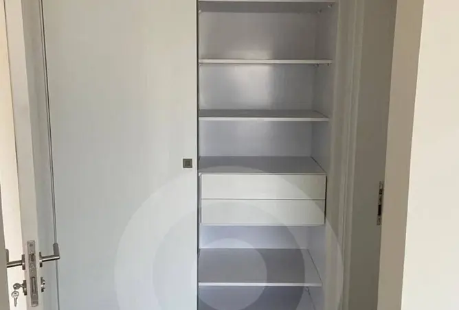 99401922 - Property Image 2