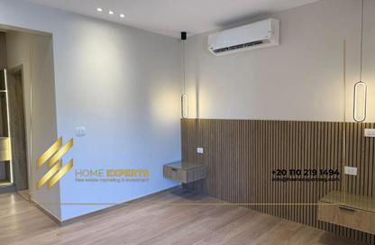 Apartment - 2 Bedrooms - 2 Bathrooms for rent in Moon Residences - Fifth Square - The 5th Settlement - New Cairo City - Cairo