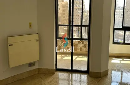 شقة - 3 غرف نوم - 3 حمامات للبيع في ميدان لبنان - المهندسين - الجيزة