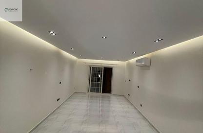Apartment - 2 Bedrooms - 2 Bathrooms for sale in Regents Park - Al Andalus District - New Cairo City - Cairo