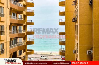 Apartment - 3 Bedrooms - 2 Bathrooms for sale in Al Shahid Mohamed Youssef Ghaly St. (45 Previous) - Sidi Beshr - Hay Awal El Montazah - Alexandria