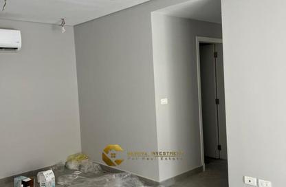 Apartment - 3 Bedrooms - 2 Bathrooms for rent in Village West - Sheikh Zayed Compounds - Sheikh Zayed City - Giza