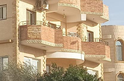 Apartment - 3 Bedrooms - 3 Bathrooms for sale in 2nd Neighborhood - 2nd District East - Shorouk City - Cairo