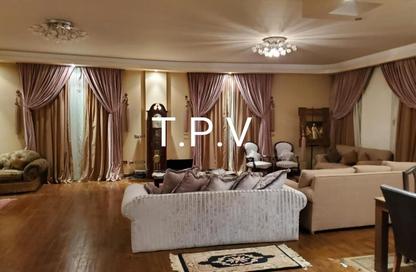 Villa - 5 - 3 for sale in Royal Maxim - 5th Settlement Compounds - The 5th Settlement - New Cairo City - Cairo