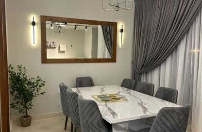 Apartment - 2 Bedrooms - 2 Bathrooms for sale in Palm Hills Village Gate - South Investors Area - New Cairo City - Cairo
